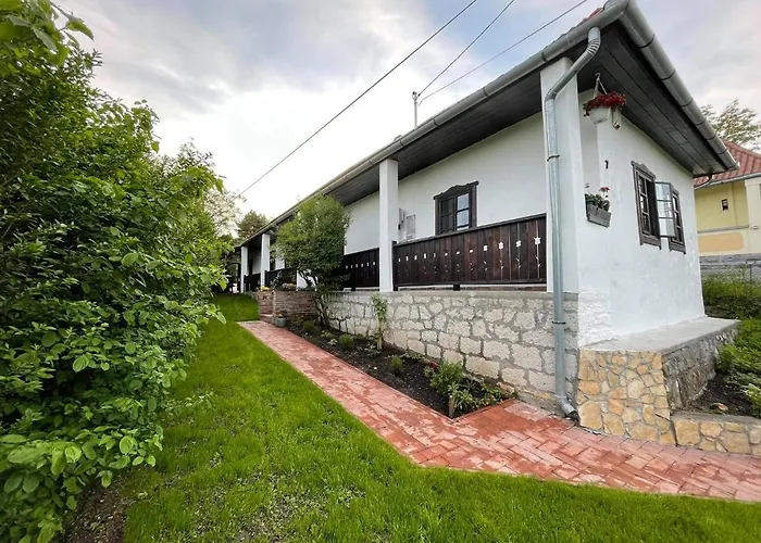 Main Road Seven Apartment